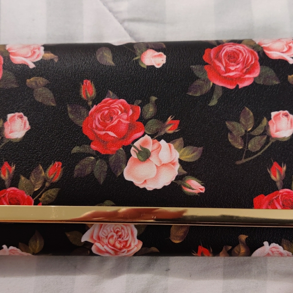Wallet brand new. So many places to put things!